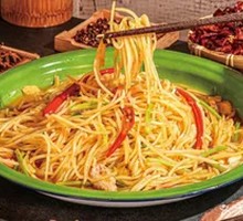 Aunt Three's Stir-Fried Potato Shreds