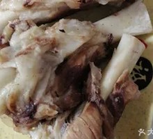 Braised Pork Knuckle in Iron Pot