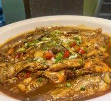 Snow Cabbage and Small Fish Stir-fry