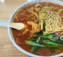 Pig Liver Noodle Soup with Pork Sausage and Pig Skin