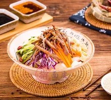 Sauce-Flavored Beef with Cold Noodles