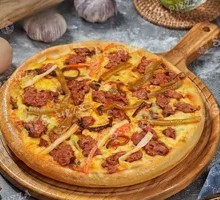Grilled Crispy Beef Pizza