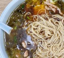 Pickled Cabbage and Pork Noodles