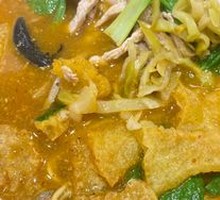 Pigskin and Pork Noodles