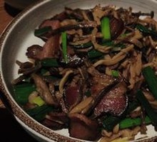 Crispy Mushrooms with Smoked Bamboo Shoots Stir-Fried with Local Sausage