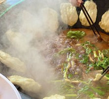 Stir-fried Chicken in Iron Pot