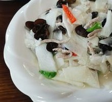 Stir-Fried Pork and Yam with Black Mushrooms