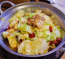 Spicy Pot-Braised Cabbage