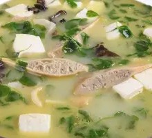 Water Dropwort and Freshwater Mussel Hot Pot