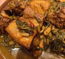 Pickled Vegetable Braised Black Pork Ribs