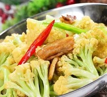 Spicy Stir-Fried Organic Cauliflower