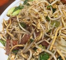 Three Delicacies Stir-Fried Noodles