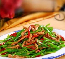 青椒炒肉丝盖饭