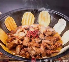 Stewed Pork Rib and Chicken in Earthen Pot