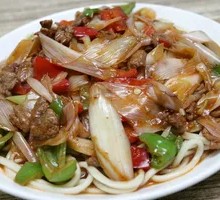 葱爆羊肉盖浇面