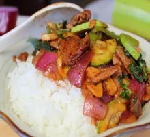 洋葱牛肉盖浇饭