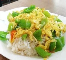 Green Pepper and Egg Rice Bowl