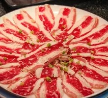 Sauce-Drenched Beef Rolls