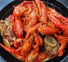 Sauce-braised Lobster with Pork Bones