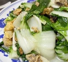 Stir-fried greens with pork cracklings