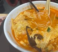 Tomato Braised Pork Rice Noodles