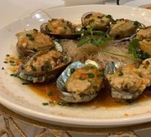Steamed Fresh Baby Abalone with Garlic