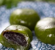 Soft and Chewy Black Sesame Qingtuan