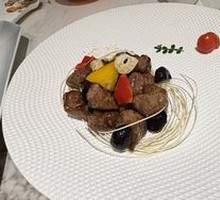 Fresh Chili Black Garlic Beef Cubes