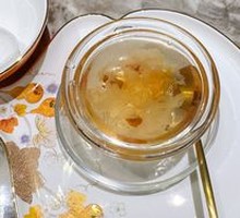 Silver Ear and Peach Gum Dessert