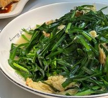 Stir-fried eggs with chives