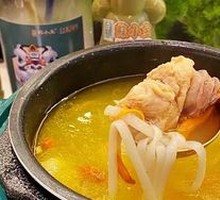 Mountain Spring Water Qingyuan Old Chicken Soup