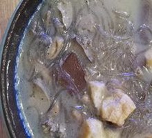 Duck Blood and Vermicelli Soup