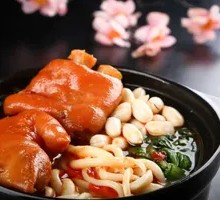 Braised Pork Trotter Noodles