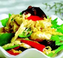 Green Pepper and Egg Fried Noodles