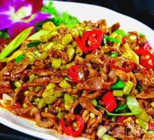 Sour Cowpea Stir-fried Chicken Gizzard