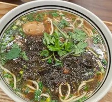 Snow Cabbage Shredded Pork Noodles