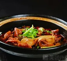 Stinky Tofu and Intestine Stew