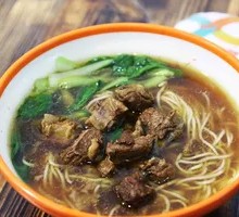 Braised Pork Ribs Noodles