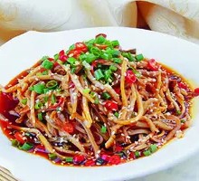 Dry Noodles with Braised Pig Intestines