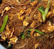 Sautéed Cabbage with Rice Noodles on Iron Plate