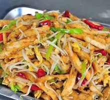 Three Delicacies Stir-Fried Noodles