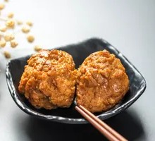 Pig Skin and Meatball Noodles