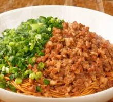Mixed Sauce Dry Noodles with Minced Meat