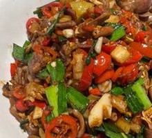 Sour Radish Stir-Fried Chicken Offal