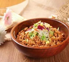 Meat Sauce Noodles with Cold Skin