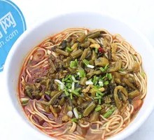 Pickled Cabbage and Pork Noodles