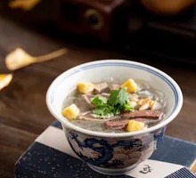 Duck Blood and Vermicelli Soup with Assorted Ingredients