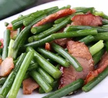 Stir-Fried Garlic Shoots with Smoked Pork Belly