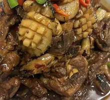 Abalone Stewed with Young Chicken