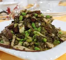 Snow Cabbage and Green Bean Stir-Fry with Pork Strips